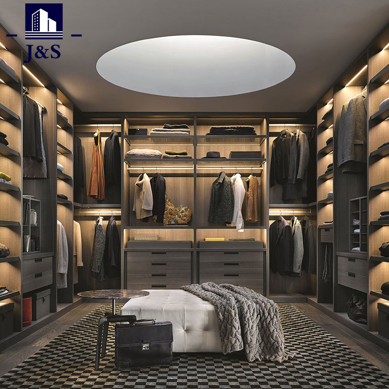 Why Does Your Project Need a Custom Walk in Closet?